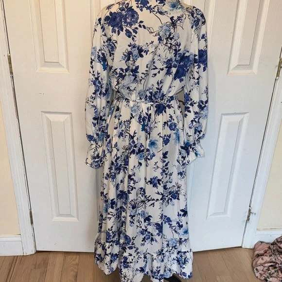 SHEIN Blue Floral Long Sleeve Dress - Picture 9 of 15